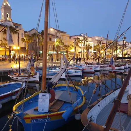 Le Galli En Plein Coeur De * Sanary-sur-Mer